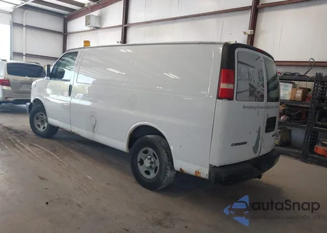 2006 Chevrolet Express Work Van z USA, uszkodzony, nr VIN 1GCFG15X861218563